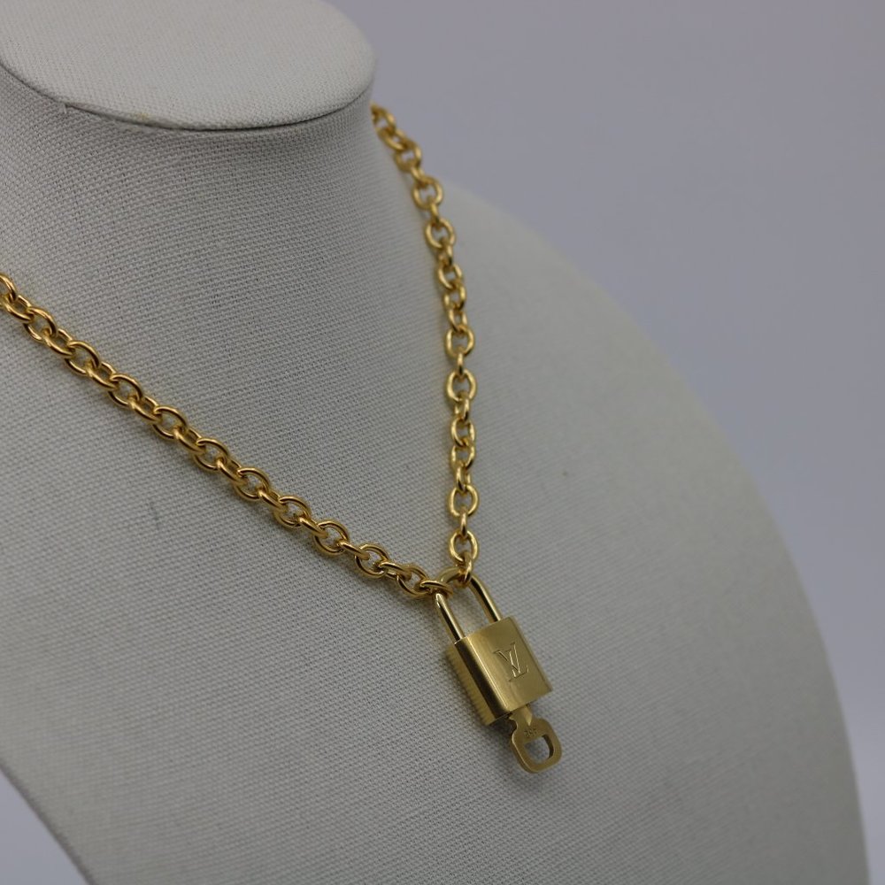 Louis Vuitton Gold Padlock & Key with Second-hand Necklace - Picture 2 of 7